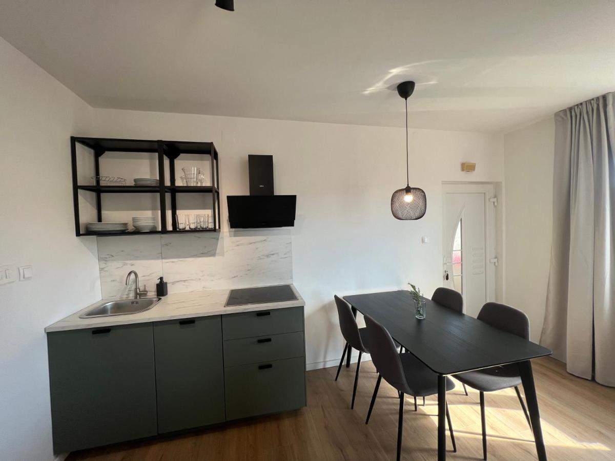 The One By Moro Apartment Vantacici Luaran gambar